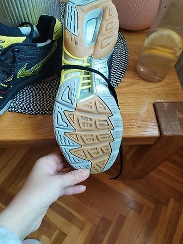Patike: Mizuno patike za dvoranske sportove - Model: Mizuno (oznaka na — 2