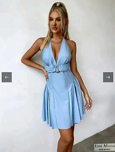 Kratka haljina sa dubokim V izrezom i vezivanjem oko vrata (halter