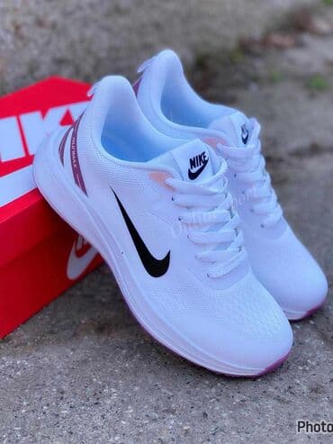 nike 97 crne: Patike za trčanje, dostupne u različitim bojama kao što su svetlosiva — 4