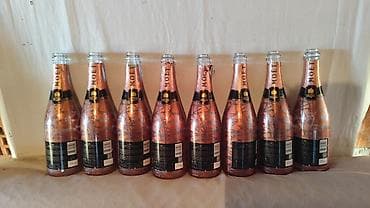 razne stvari na prodaju: Prazne flaše Moet & Chandon 1.5L i 0.7 ml N.I.R Prodajem prazne — 2