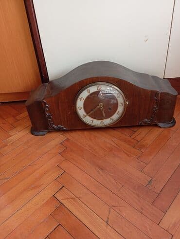 Desks and tables: Naslov: Elegantna retro fotelja od punog drveta + stona klasična satna — 2