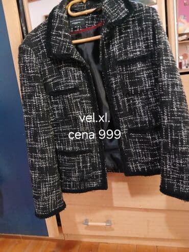 Women's Clothing: Ženska odeća – više komada 1) Kratki blejzer od tvida - Boja: crna sa — 1