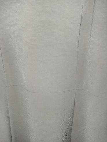 svecane haljine vranje: Elegantna midi haljina u puderasto bež nijansi. - Kroj: blago — 5