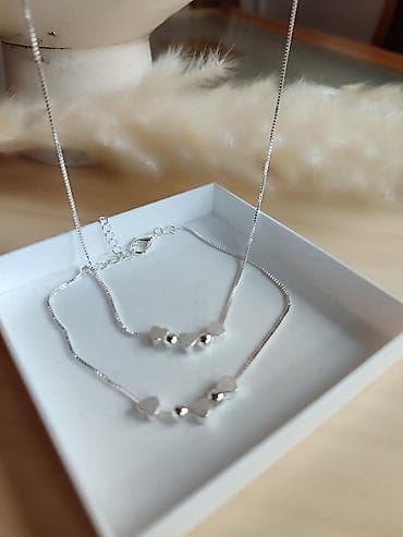 Setovi nakita: Set nakita žig 925 Elegantni komplet od srebra 925, sastavljen od — 2