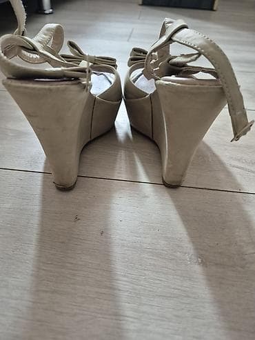 gumene sandale zenske: Bež ženske sandale na punu petu - Model: otvoreni prsti, platforma i — 3