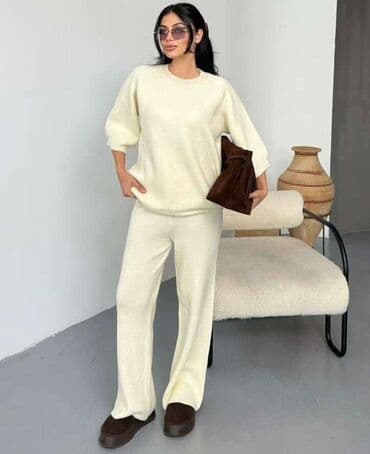 ženski kompleti za svečane prilike: 💫Ženski trikotazni pleteni komplet – džemper i pantalone ✅Cena 4300din — 2