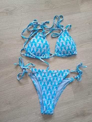 Dvodijelni kupaći kostim – bikini - Model: trouglasti gornji dio sa