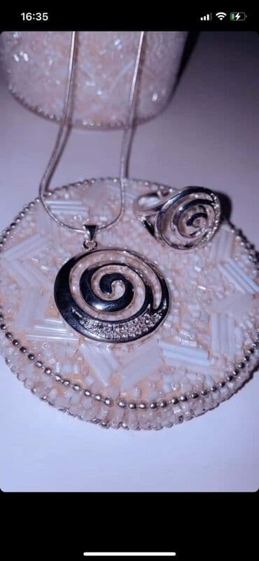 srebrni komplet nakita: Kompleti nakita
Cena 1500din — 7