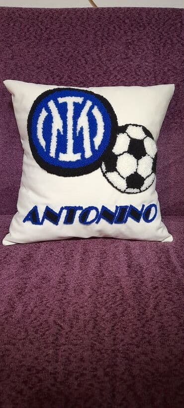 Throw pillow, color - White
