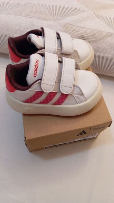 svecane patike: Adidas, Veličina - 21, Anatomske — 1