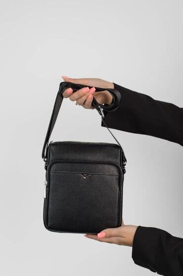 Torbe: Muška crossbody torbica – crna, kompaktna i funkcionalna - Materijal — 1