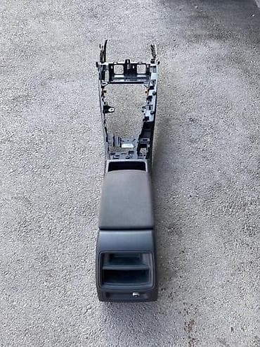 sm auto varvarin: NASLON ZA RUKU ZA AUDI A4 | Naslon za ruku za Audi A4 B9 (300-H) — 2
