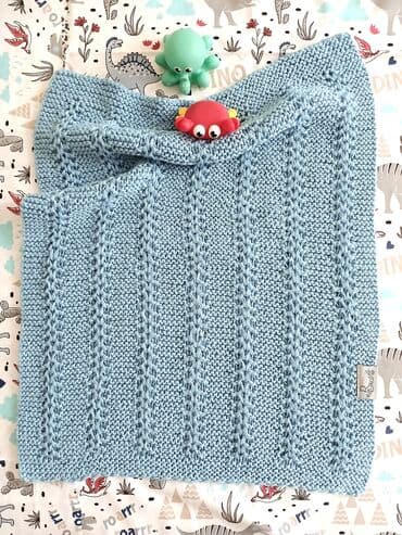 teksas suknje za devojcice: Ćebence za bebe Dimenzija 57 x 43 cm. Pleteno ručno. Materijal akril — 1