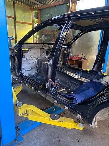 auto delovi ivanjica: POLUSTRANICE ZA MERCEDES BENZ E 200, E 220, E 230 . OD 2009. DO — 4