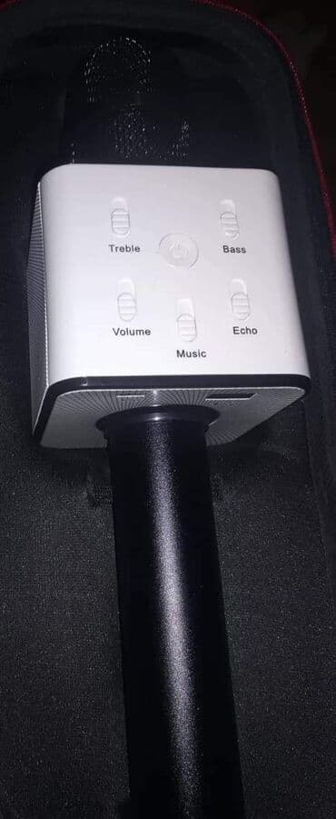pritisak u gumama 15570 r13: PONOVO DOSTUPNO U crnoj boji Odlican karaoke mikrofon sa zvucnikom — 4
