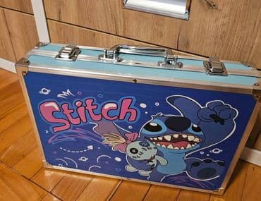 decije majice sa uv zastitom: Stitch kofer sa bojicama Veliki stitch kofer sa bojicama Cena: 3099din — 5