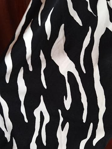 pantalone s: Ženske pantalone sa zebra printom - Crno-beli animal print (zebra — 2