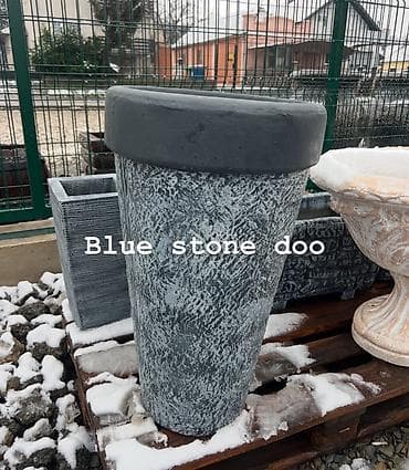 Visoka dekorativna saksija od betona/veštačkog kamena – modernog