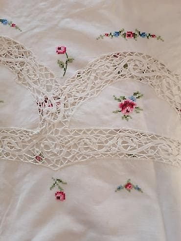 materijal za jastuke: Ručni rad – set od belog platna sa vezenim motivima i čipkom - — 5
