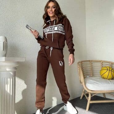 kompleti odece: Veličine S, M, L, XL 
 CENA 4100 din — 3