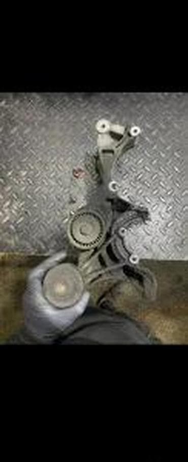 spaneri za vezivanje auta: AUDI A4 A6 NOSAC ALTERNATORA I KOMPRESORA KLIME 03G903143D | Audi — 1