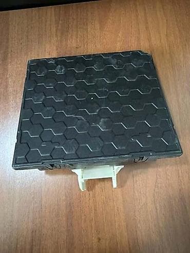 čekrk za auto: BODY CONTROL MODULE ZA VOLKSWAGEN PASSAT B8 - 5Q0937086BB | Body — 3