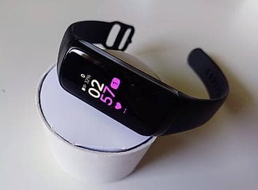 plavi sat: Huawei Watch Fit 4 Sat je nov Uz sat dobijate i tri zamenske — 1