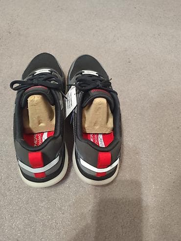 crne lakovane salonke: Skechers GOwalk Workout Walker muške patike za hodanje - Model — 3