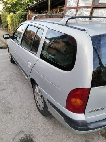 daljinski za auto: U Nišu prodajem delove za Reno Megan 1,9. dizel.Leva,Desna i zadnja — 1
