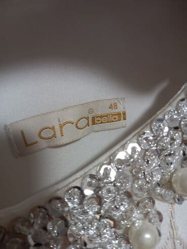 haljina s: Elegantna haljina Lara Bella, veličina 48. - Boja: krem/bela. - Kroj — 3