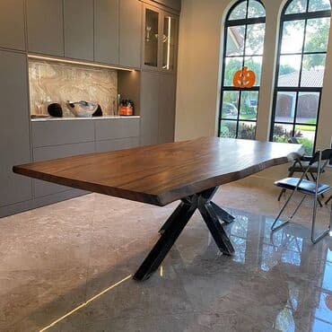 tabure sa prostorom za odlaganje: Postolje za sto br28 Dimenzija 120x60 Materijal : Metalna cev 60x60 — 1