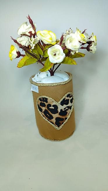 Kućni dekor: Dekorativna aranžmanska saksija sa veštačkim belim ružama - Aranžman — 2