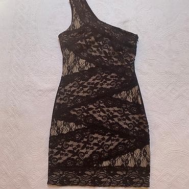 crne torbice sa lancem: Lipsy London haljina Jednom obucena, fakticki nova Na jedno rame — 3