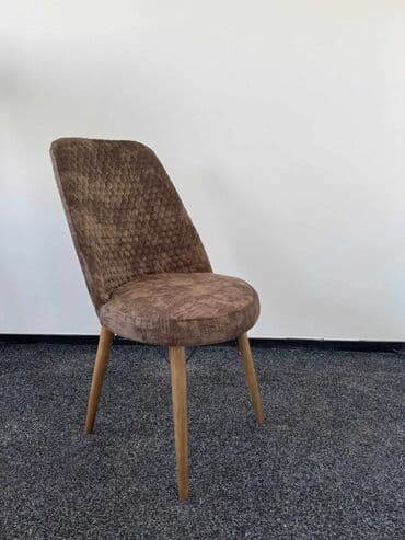 stolice matis: 06. stolica
50e komad — 8