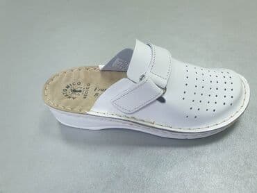 crocs zenske klompe: Kozne anatomske papucebrojevi 36-41,cena 3300 din — 1