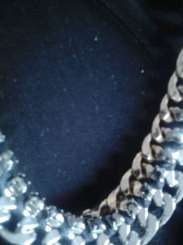 babor kozmetika cene: Masivna ženska ogrlica sa ukrštenim lancima u dve boje. Dizajn čine — 2