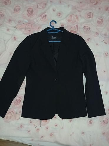 Elegantni crni sako – klasičan kroj - Boja: crna - Model: jednoredni na lalafo.rs Elegantni crni sako – klasičan kroj - Boja: crna - Model: jednoredni