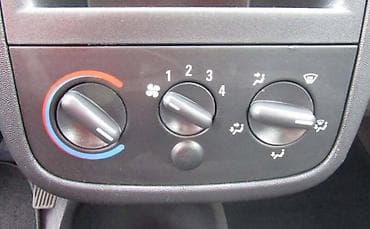 Car Parts: KONZOLA KLIME ZA OPEL COMBO OD 2001. DO 2012. GOD. | Polovni — 1