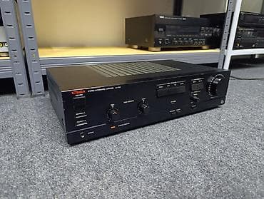 Mikrofoni: Luxman LV-100 Luxman LV-100 je odlično integrisano pojačalo koje — 2