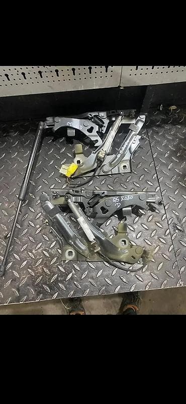 bas ovaj: AUDI Q5 80A 2017 SARKE HAUBE SA ISPALJIVACEM 80A823823 | Audi a3 a4 — 2