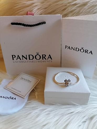 Privesci za ključeve: Pandora narukvica sa privescima – originalni set - Brend: PANDORA - — 1