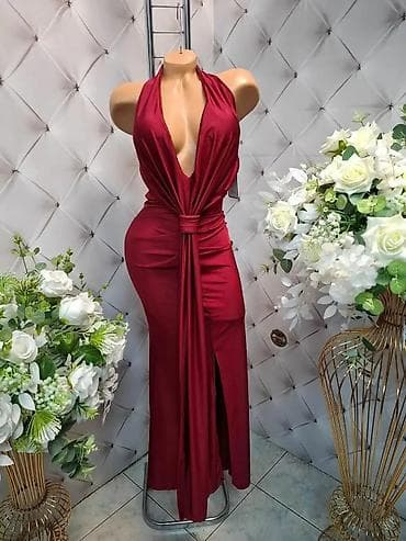 Haljine: Elegantna duga haljina sa otvorenim leđima i dubokim V izrezom. Model — 5