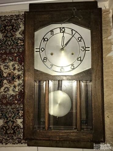 Vintage Kienzle zidni sat sa klatnom Sat je ispravan i radi samo mu ne