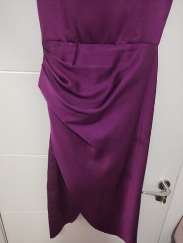 Suknje: Elegantna midi haljina (odgovara veličini S/M) jednom nošena. - — 2