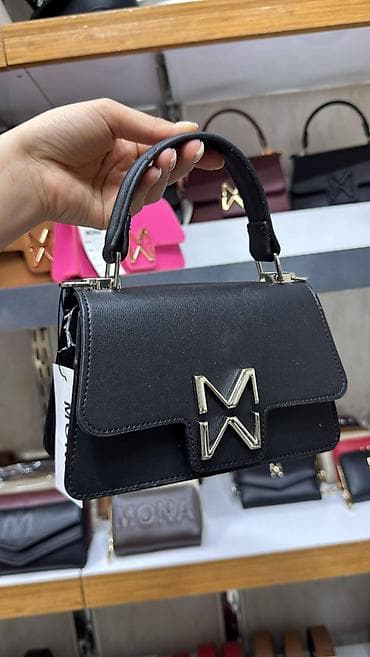 chanel torbica mala: Mini torba sa ručkom – model “M” logo - Struktura: kompaktna — 6