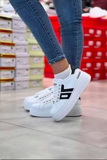 balenciaga patike triple s cena: Ženske patike – više modela Dostupni brojevi od 36-41 - Trendy dizajn — 3