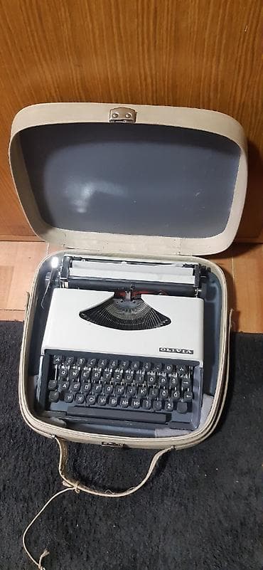 (olivia) pisaca mašina