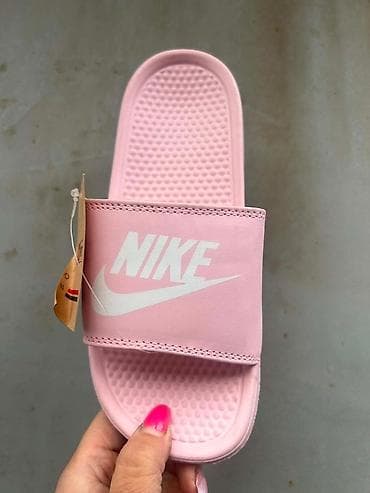 Decije Nike Papuce
30-35
1550 din
SS🖤 na lalafo.rs Decije Nike Papuce
30-35
1550 din
SS🖤