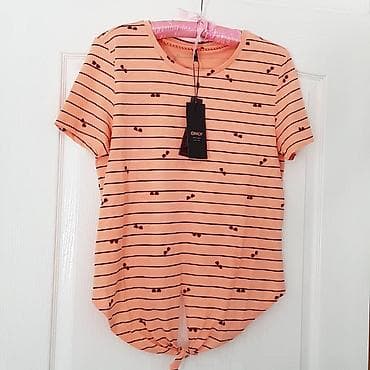 Majica sportina nova
Vel. M, moderna, hit na lalafo.rs Majica sportina nova
Vel. M, moderna, hit