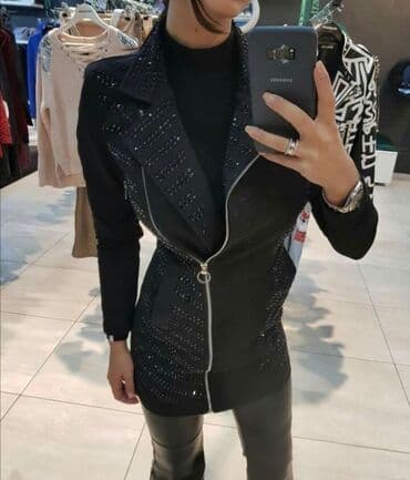 srebrna torbica sa cirkonima: Jakna prelepa
Model kao sako
Sa cirkonima
Uvoz Pariz
Vel S M — 3